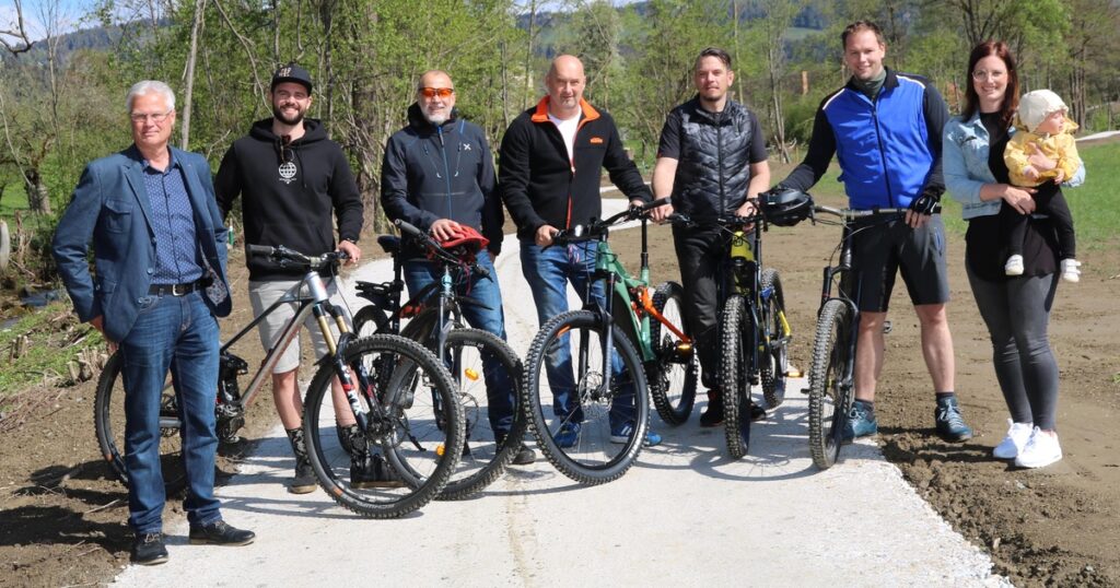 ‼️ Neuer Abschnitt des Geh- und Radwegs Feldkirchen &ndash; Haiden freigegeben ‼️